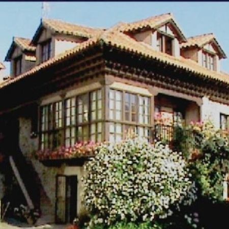 Posada La Casona De Ucieda Bagian luar foto
